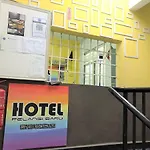 Oyo 90465 Pelangi Baru Hotel
