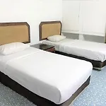 Oyo 90465 Pelangi Baru Hotel