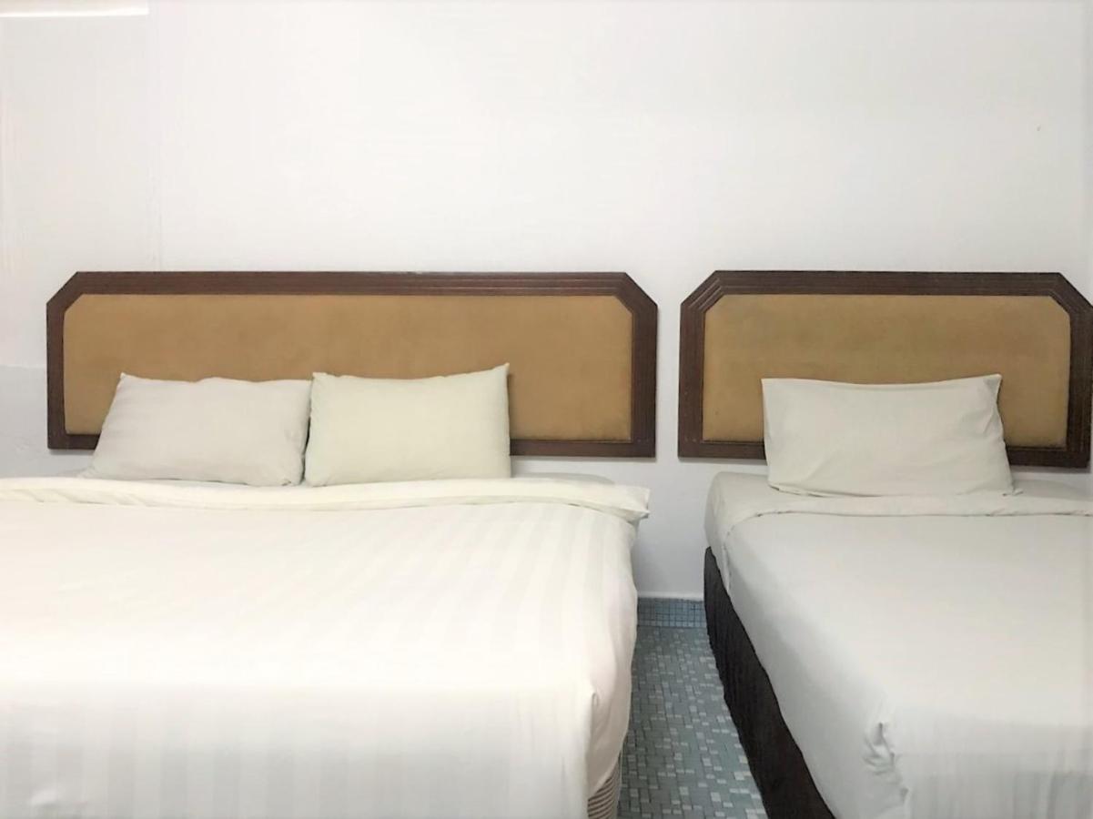 Oyo 90465 Pelangi Baru Hotel
