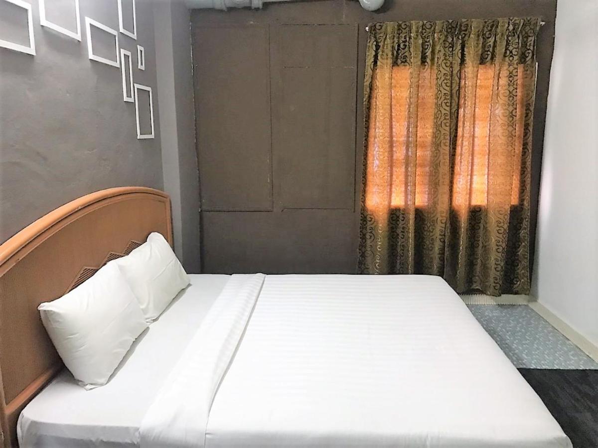 Oyo 90465 Pelangi Baru 3* Johor Bahru