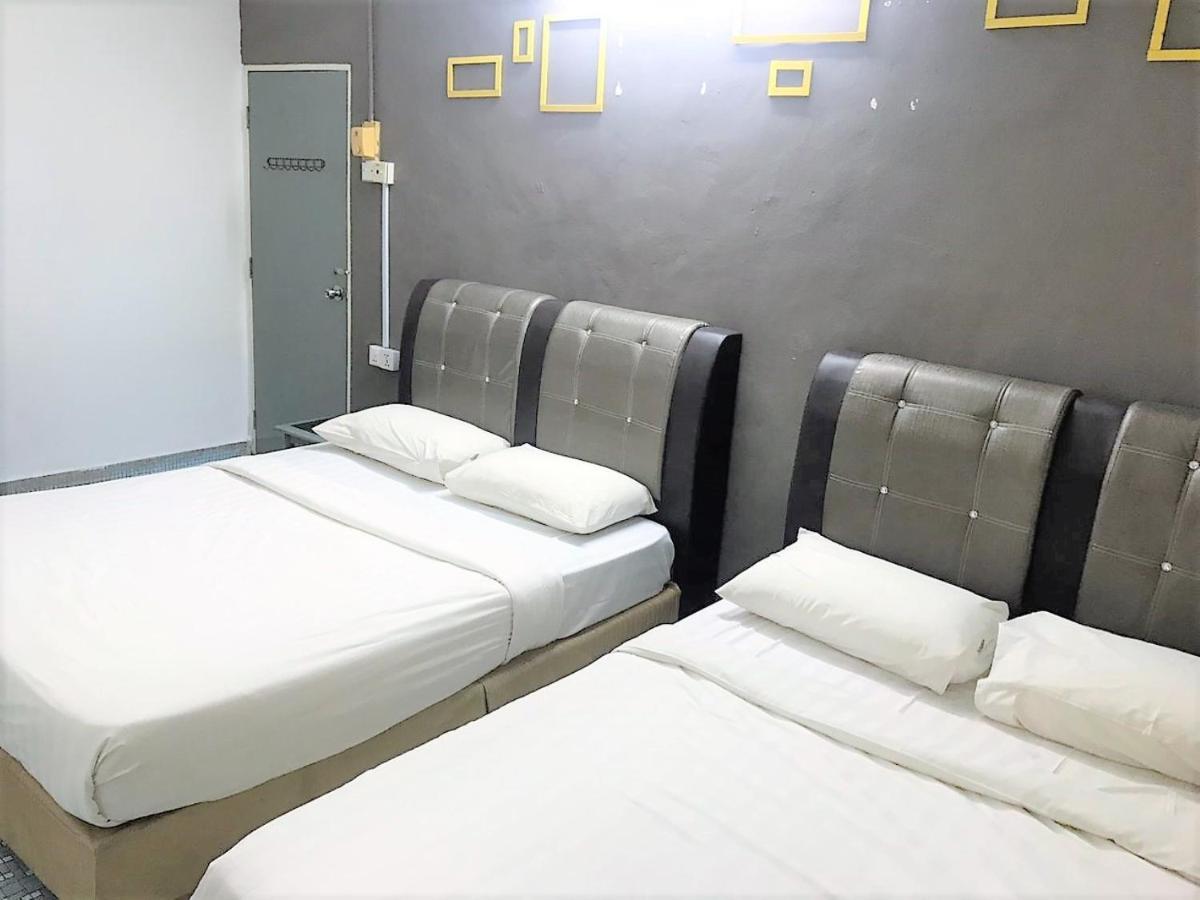 Oyo 90465 Pelangi Baru Hotel